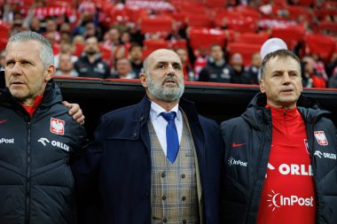 Michal Probierz (ortada), Polonya ve Portekiz milli takımları arasında PGE Narodowy (Maciej Rogowski) maçında görüldü.)