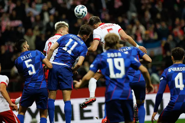 Jan Bednarek, Polonya ve Hırvatistan milli takımları arasında oynanan UEFA Uluslar Ligi maçında PGE Narodowy 'da (Maciej Rogowski)