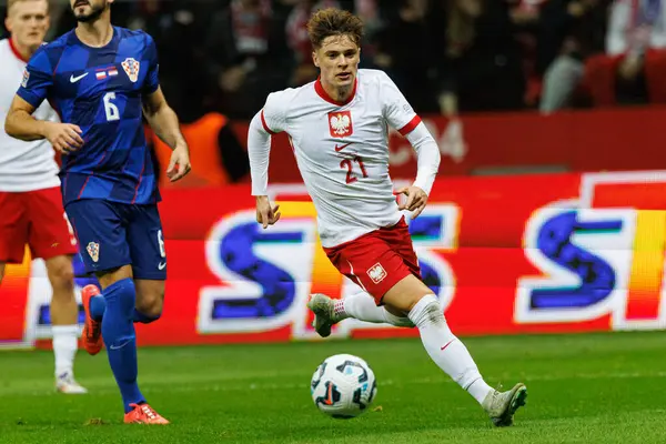 Nicola Zalewski, Polonya ve Hırvatistan milli takımları arasında PGE Narodowy 'de oynanan UEFA Uluslar Ligi maçında görüldü (Maciej Rogowski)