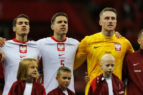 Polonya ve Hırvatistan milli takımları arasında oynanan UEFA Uluslar Ligi maçında Jakub Kiwior, Jan Bednarek ve Marcin Bulka PGE Narodowy 'de görüldü (Maciej Rogowski)