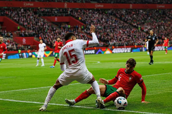 Michael Ameyaw, Pedro Neto, Polonya ve Portekiz milli takımları arasındaki UEFA Uluslar Ligi maçında PGE Narodowy 'da (Maciej Rogowski)