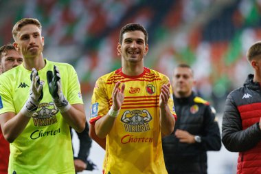 Slawomir Abramowicz, Dusan Stojinoviç PKO BP Ekstraklasa maçında Stadion Zaglebia Lubin 'deki Zaglebie Lubin ve Jagiellonia Bialystok takımları arasında oynadı (Maciej Rogowski)