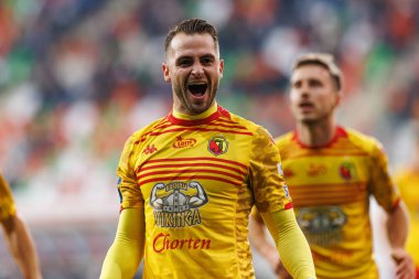 İsa İmaz, Stadyum Zaglebia Lubin 'deki Zaglebie Lubin ve Jagiellonia Bialystok takımları arasında oynanan PKO BP Ekstraklasa maçında gol attıktan sonra kutlama yaparken görüldü (Maciej Rogowski)