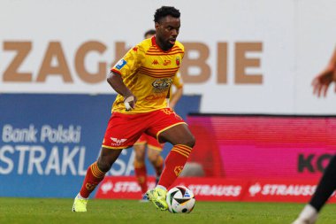 PKO BP Ekstraklasa maçında Afimico Pululu Stadion Zaglebia Lubin 'deki Zaglebie Lubin ve Jagiellonia Bialystok takımları arasında oynadı (Maciej Rogowski)