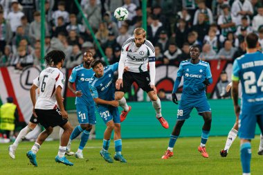 Dani Perez, Rafal Augustyniak UEFA Avrupa Konferans Ligi maçında Stadion Miejski Legii Warszawa 'da Legia Warszawa ve Real Betis Balompie takımları arasında görüldü (Maciej Rogowski)