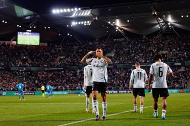 Steven Kapuadi, UEFA Avrupa Konferans Ligi maçında Stadion Miejski Legii Warszawa 'daki Legia Warszawa ve Real Betis Balompie takımları arasında attığı golü kutlarken görüldü. (Maciej Rogowski)