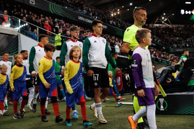 Bartosz Kapustka (# 67), Stadion Miejski Legii Warszawa 'daki Legia Warszawa ve Real Betis Balompie (Maciej Rogowski) takımları arasında oynanan Avrupa Konferans Ligi karşılaşmasında görüldü.)