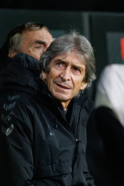 Manuel Pellegrini UEFA Avrupa Konferans Ligi maçında Stadion Miejski Legii Warszawa 'da Legia Warszawa ve Real Betis Balompie takımları arasında görüldü (Maciej Rogowski)
