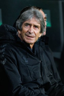 Manuel Pellegrini UEFA Avrupa Konferans Ligi maçında Stadion Miejski Legii Warszawa 'da Legia Warszawa ve Real Betis Balompie takımları arasında görüldü (Maciej Rogowski)