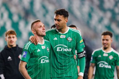 Jakub Grzesik, Leonardo Rocha, PKO BP Ekstraklasa maçında Radomiak Radom ve Puszcza Niepolomouse takımları arasında Stadion Miejski im 'de görüldü. Braci Czachorow (Maciej Rogowski)
