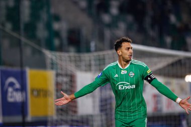 Leonardo Rocha, Stadyum 'daki Radomiak Radom ve Puszcza Niepolomice takımları arasında oynanan PKO BP Ekstraklasa maçında gol attıktan sonra kutlama yaparken görüldü. Braci Czachorow (Maciej Rogowski)