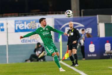 Roberto Alves, PKO BP Ekstraklasa maçında Radomiak Radom ve Puszcza Niepolomice takımları arasında Stadion Miejski im 'de görüldü. Braci Czachorow (Maciej Rogowski)