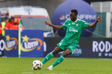 Zie Ouattara, PKO BP Ekstraklasa maçında Radomiak Radom ve Rakow Czestochowa takımları arasında Stadion Miejski im 'de görüldü. Braci Czachorow (Maciej Rogowski)
