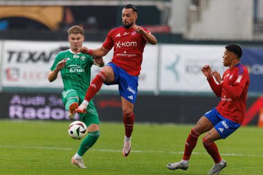 Michal Kaput, Ivi Lopez PKO BP Ekstraklasa maçında Radomiak Radom ve Rakow Czestochowa takımları arasında Stadion Miejski im 'de görüldü. Braci Czachorow (Maciej Rogowski)