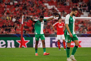 Antoni Milambo, SL Benfica ve Feyenoord (Maciej Rogowski) takımları arasındaki UEFA Şampiyonlar Ligi maçında gol attıktan sonra kutlama yaparken görüldü.)