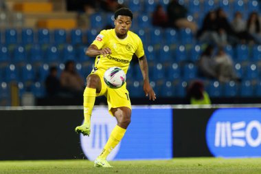 Nigel Thomas, Casa Pia ve CD Nacional takımları arasında oynanan Liga Portekiz maçı sırasında Estadio Belediyesi Rio Maior 'da (Maciej Rogowski)