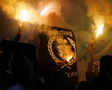 Estadio Jose Alvalade 'de (Maciej Rogowski) CP ve CF Estrela Amadora takımları arasında oynanan Liga Portekiz maçı sırasında Sportmenlerin taraftarları görülüyor)