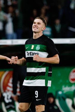 Viktor Gyokeres, Estadio Jose Alvalade 'de (Maciej Rogowski) CP ve CF Estrela Amadora takımları arasında oynanan Liga Portekiz maçında gol attıktan sonra kutlama yaparken görüldü.)