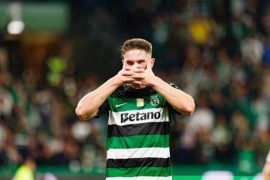 Viktor Gyokeres, Estadio Jose Alvalade 'de (Maciej Rogowski) CP ve CF Estrela Amadora takımları arasında oynanan Liga Portekiz maçında gol attıktan sonra kutlama yaparken görüldü.)