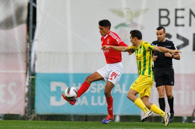 Joao Rego, Tiago Manso Liga Portekiz 2 maçında Benfica B ve CD Tondela takımları arasında Benfica Kampüsü 'nde (Maciej Rogowski)
