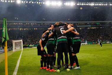 Spor Takımı, UEFA Şampiyonlar Ligi maçında attığı golün ardından Manchester City FC (Maciej Rogowski)