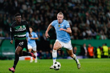 Ousmane Diomande, Erling Haaland UEFA Şampiyonlar Ligi maçında Manchester City FC (Maciej Rogowski)