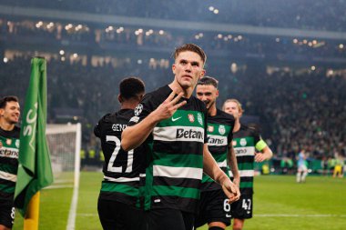 Viktor Gyokeres, UEFA Şampiyonlar Ligi maçında attığı golün ardından Manchester City FC (Maciej Rogowski)