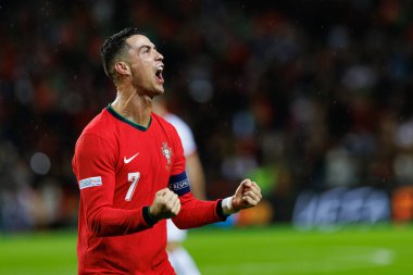 Cristiano Ronaldo, Estadio do Dragao 'daki Portekiz ve Polonya milli takımları arasında oynanan UEFA Milletler Ligi maçında gol attıktan sonra kutlama yaparken görüldü (Maciej Rogowski)