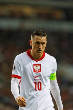 Piotr Zielinski, UEFA Uluslar Ligi maçında Portekiz ve Polonya milli takımları arasında Estadio do Dragao 'da görüldü (Maciej Rogowski)