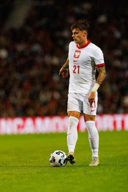 Nicola Zalewski, Portekiz ve Polonya milli takımları arasında Estadio do Dragao 'da oynanan UEFA Uluslar Ligi maçında görüldü (Maciej Rogowski)