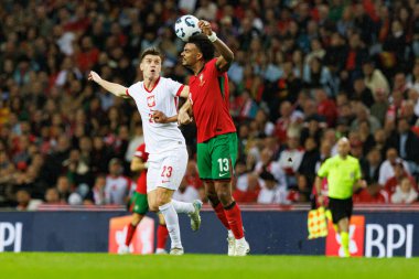 Krzysztof Piatek, Renato Veiga UEFA Uluslar Ligi maçında Portekiz ve Polonya milli takımları arasında Estadio do Dragao 'da görüldü (Maciej Rogowski)