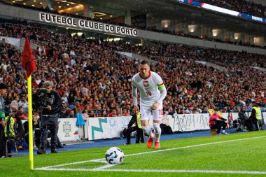 Piotr Zielinski, UEFA Uluslar Ligi maçında Portekiz ve Polonya milli takımları arasında Estadio do Dragao 'da görüldü (Maciej Rogowski)
