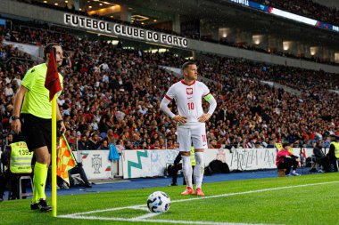 Piotr Zielinski, UEFA Uluslar Ligi maçında Portekiz ve Polonya milli takımları arasında Estadio do Dragao 'da görüldü (Maciej Rogowski)