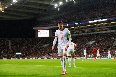 Piotr Zielinski, UEFA Uluslar Ligi maçında Portekiz ve Polonya milli takımları arasında Estadio do Dragao 'da görüldü (Maciej Rogowski)