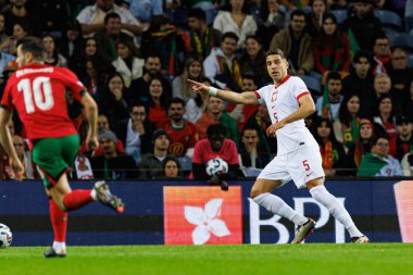 Jan Bednarek, UEFA Uluslar Ligi maçında Portekiz ve Polonya milli takımları arasında Estadio do Dragao 'da görüldü (Maciej Rogowski)