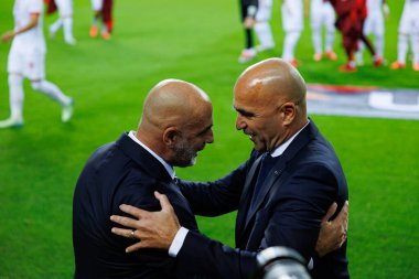 Michal Probierz, Roberto Martinez UEFA Uluslar Ligi maçında Portekiz ve Polonya milli takımları arasında Estadio do Dragao 'da görüldü (Maciej Rogowski)