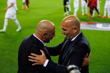 Michal Probierz, Roberto Martinez UEFA Uluslar Ligi maçında Portekiz ve Polonya milli takımları arasında Estadio do Dragao 'da görüldü (Maciej Rogowski)