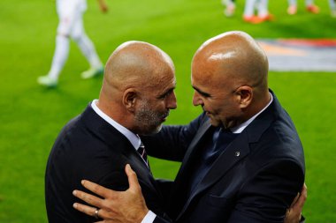 Michal Probierz, Roberto Martinez UEFA Uluslar Ligi maçında Portekiz ve Polonya milli takımları arasında Estadio do Dragao 'da görüldü (Maciej Rogowski)