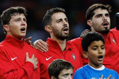 Joao Neves, Bernardo Silva, Pedro Neto, Portekiz ve Polonya milli takımları arasında Estadio do Dragao 'da oynanan UEFA Uluslar Ligi maçında görüldü (Maciej Rogowski)