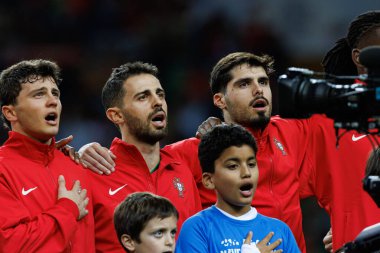 Joao Neves, Bernardo Silva, Pedro Neto, Portekiz ve Polonya milli takımları arasında Estadio do Dragao 'da oynanan UEFA Uluslar Ligi maçında görüldü (Maciej Rogowski)