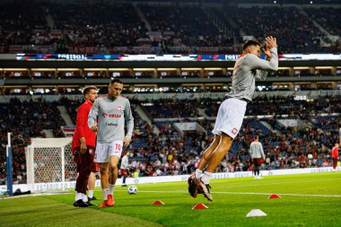 Piotr Zielinski, Jan Bednarek UEFA Uluslar Ligi maçında Portekiz ve Polonya milli takımları arasında Estadio do Dragao 'da görüldü (Maciej Rogowski)