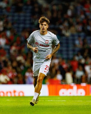 Nicola Zalewski, Portekiz ve Polonya milli takımları arasında Estadio do Dragao 'da oynanan UEFA Uluslar Ligi maçında görüldü (Maciej Rogowski)