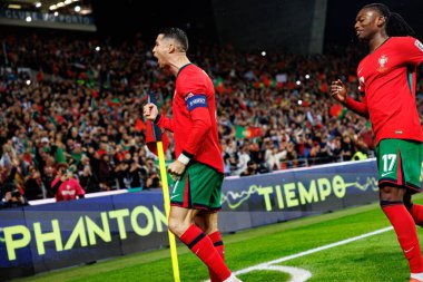 Cristiano Ronaldo, Estadio do Dragao 'daki Portekiz ve Polonya milli takımları arasında oynanan UEFA Milletler Ligi maçında gol attıktan sonra kutlama yaparken görüldü (Maciej Rogowski)