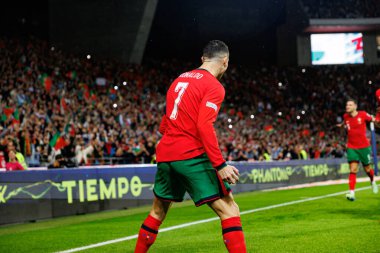 Cristiano Ronaldo, Estadio do Dragao 'daki Portekiz ve Polonya milli takımları arasında oynanan UEFA Milletler Ligi maçında gol attıktan sonra kutlama yaparken görüldü (Maciej Rogowski)