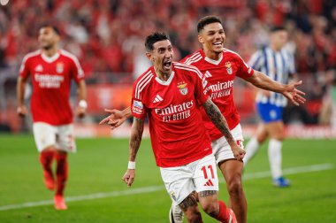 Alexander Bah, Angel Di Maria, Liga Portekiz maçında SL Benfica ve FC Porto takımları arasında Estadio Da Luz 'da (Maciej Rogowski)
