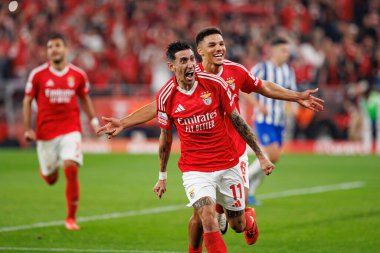 Alexander Bah, Angel Di Maria, Liga Portekiz maçında SL Benfica ve FC Porto takımları arasında Estadio Da Luz 'da (Maciej Rogowski)