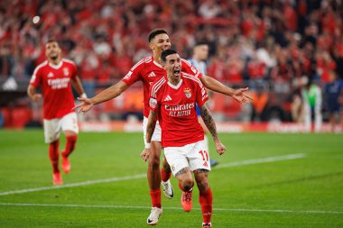 Alexander Bah, Angel Di Maria, Liga Portekiz maçında SL Benfica ve FC Porto takımları arasında Estadio Da Luz 'da (Maciej Rogowski)