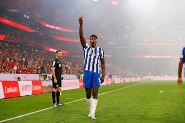 Samu Omorodion, Liga Portekiz maçında SL Benfica ve FC Porto takımları arasında attığı gol sonrasında Estadio Da Luz 'da (Maciej Rogowski)