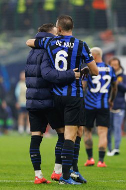 Piotr Zielinski, Stefan De Vrij UEFA Şampiyonlar Ligi maçında Internazionale Milano ve Arsenal FC (Maciej Rogowski)