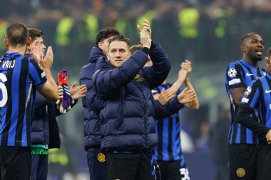 Piotr Zielinski UEFA Şampiyonlar Ligi maçında Internazionale Milano ve Arsenal FC (Maciej Rogowski)